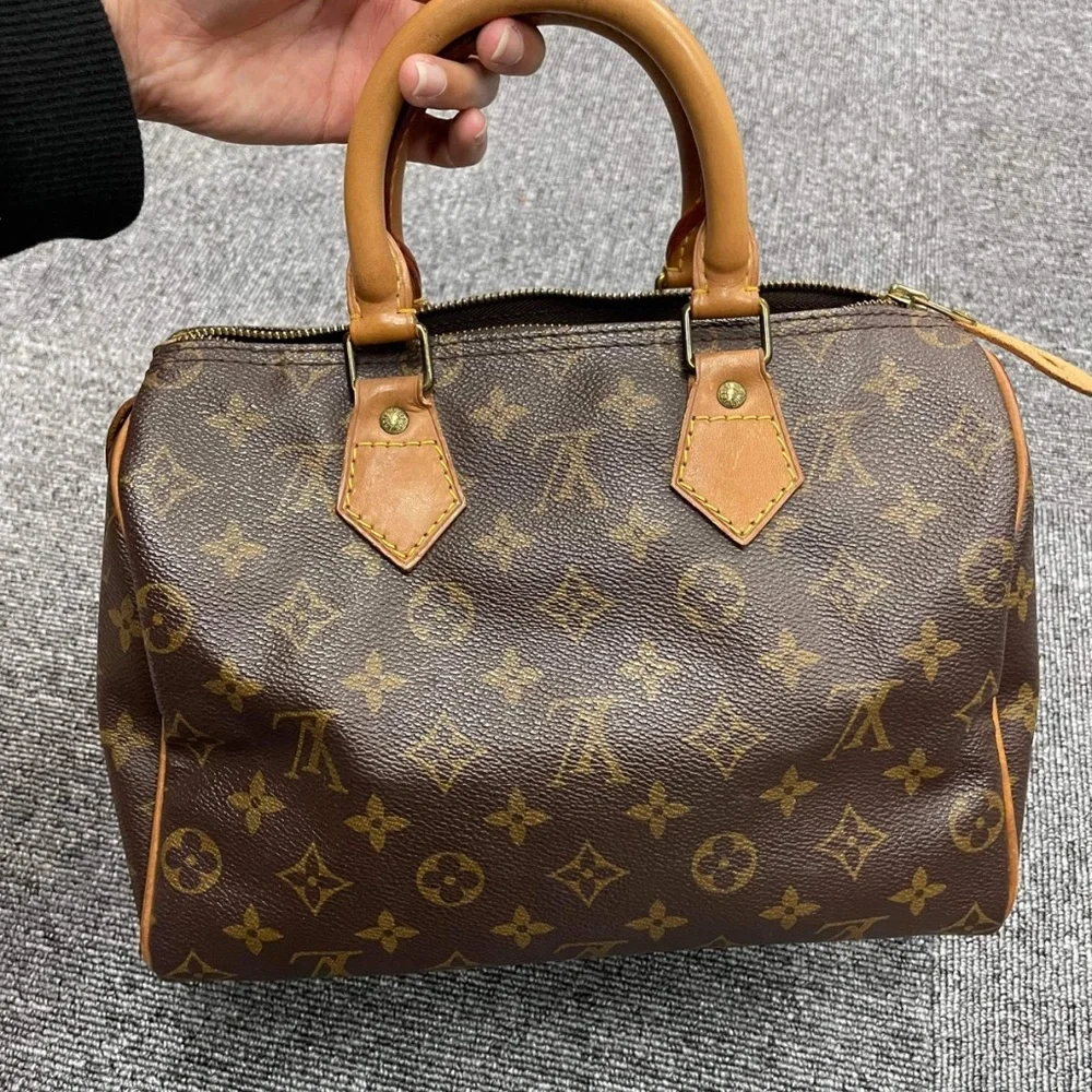 Authentic Louis Vuitton speedy 25 with dust bag, lock, and key - Picture 1 of 14